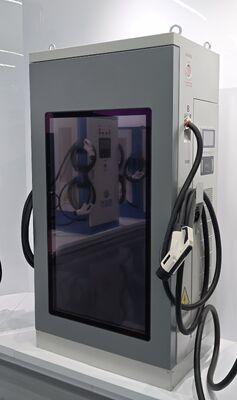 Goede prijs. Luchtkoeling IP54 Commercieel snelle EV-oplaadstation CLF DC 120 serie 120kW DC-oplader 55 inch Reclame-LCD-scherm OCPP1.6J Multi Connector Configuratie Online