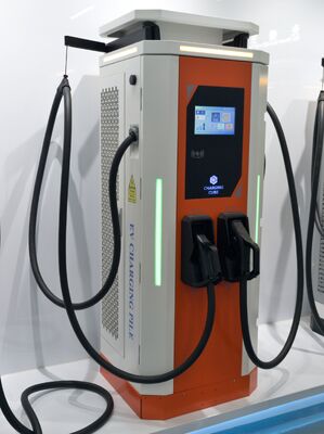 Goede prijs. 180kW Dubbele Pistool DC EV Oplader CCS1 CCS2 CHAdeMO GB/T OCPP 1.6J 200-1000V IP54 Vloerstaand Online